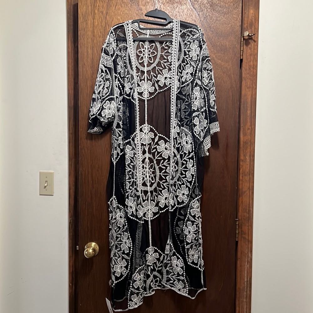 LACE DUSTER